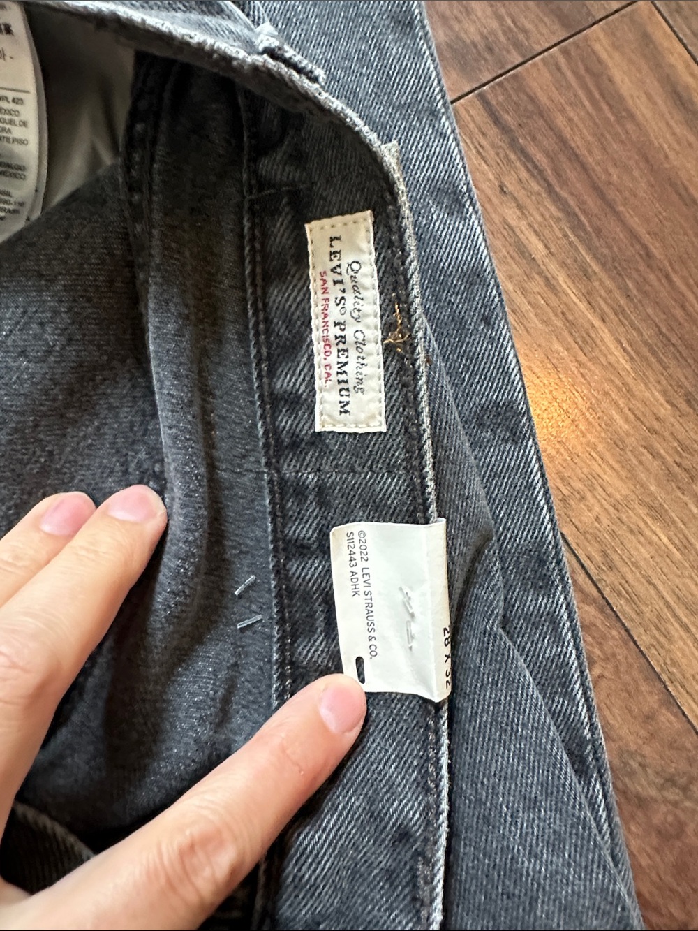 Levi's 501 90’s Straight Black/Grey Washed Jeans - Picture 4 of 8